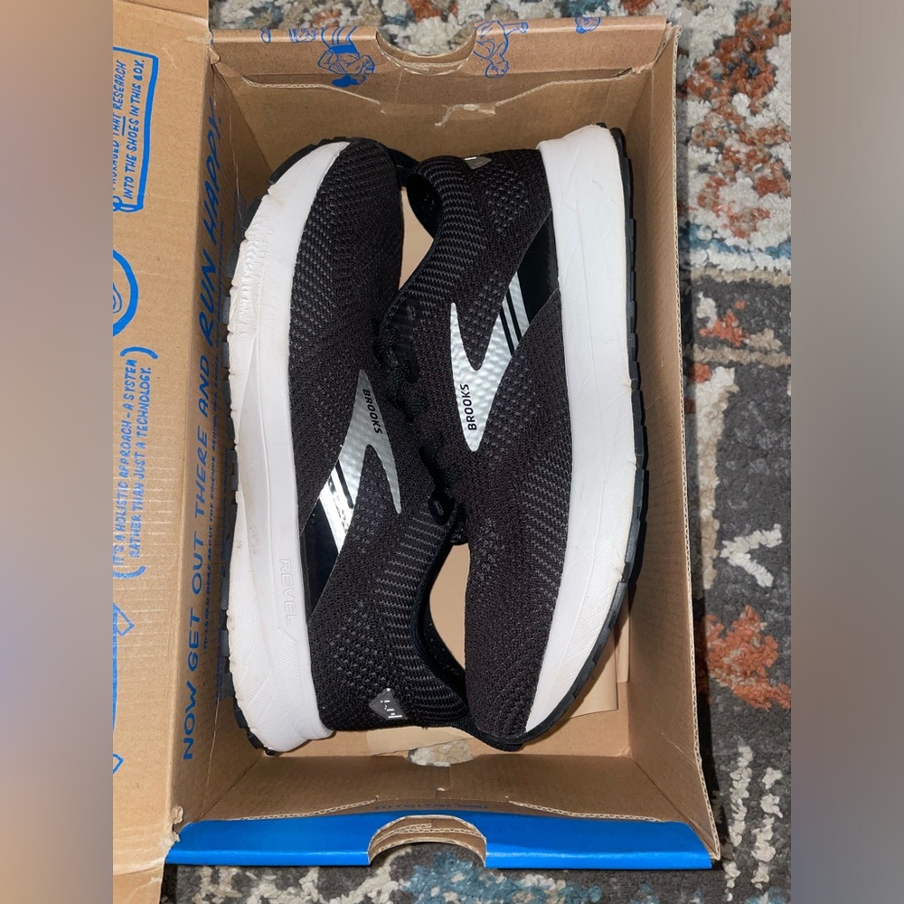 Brooks Men's Black and White Athletic Running Shoes